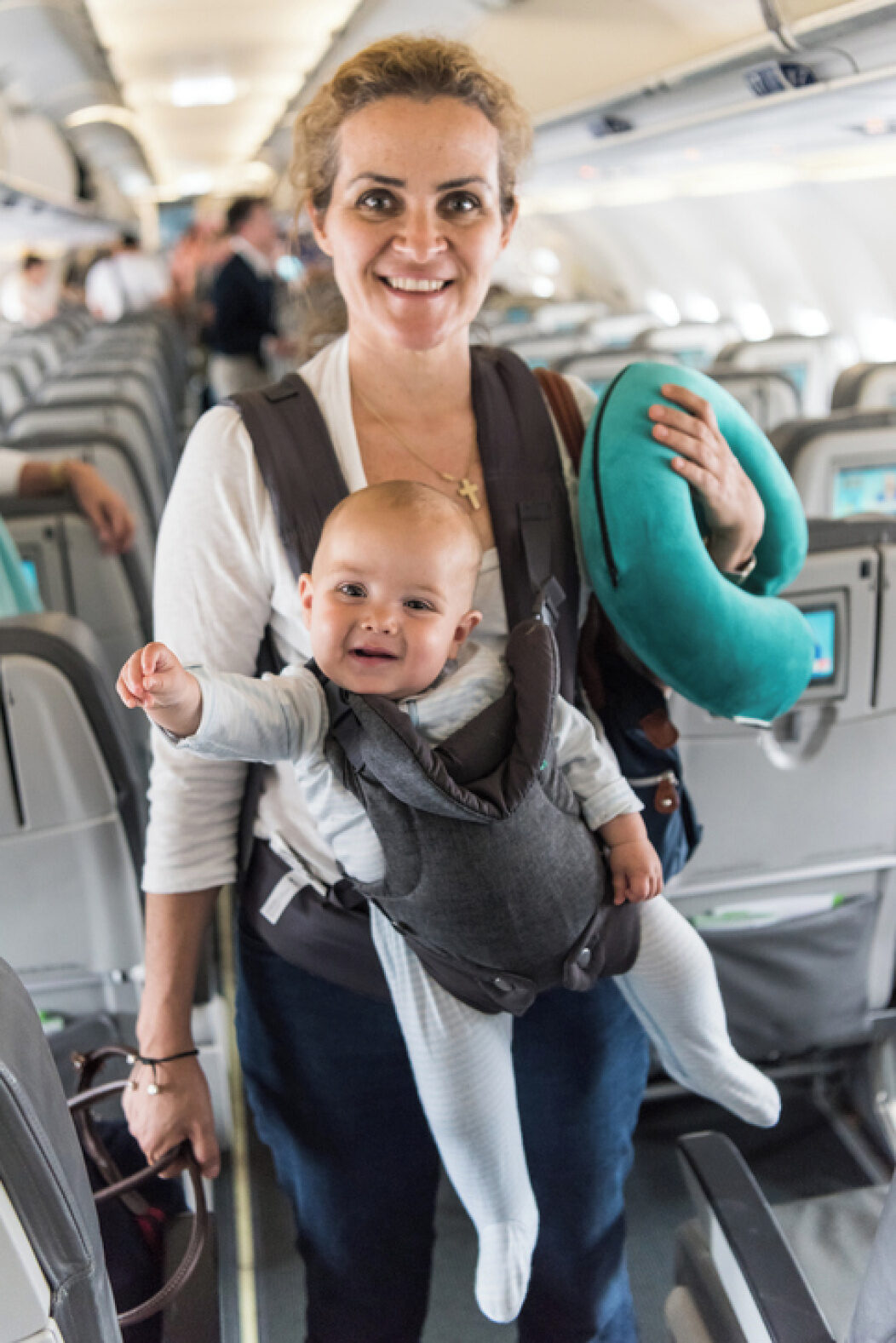 ¿Desde qué edad se recomienda viajar en avión con el bebé?